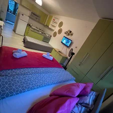 Lily Apartment