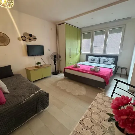 Lily Apartment *